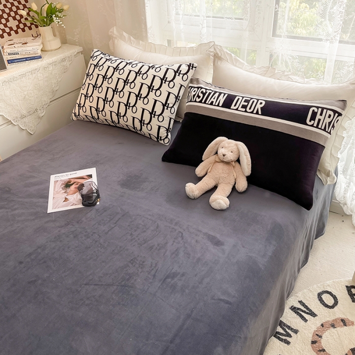 91家纺网 家纺一手货源 找家纺 HL原创 2022新款牛奶绒印花基础款 D家绒