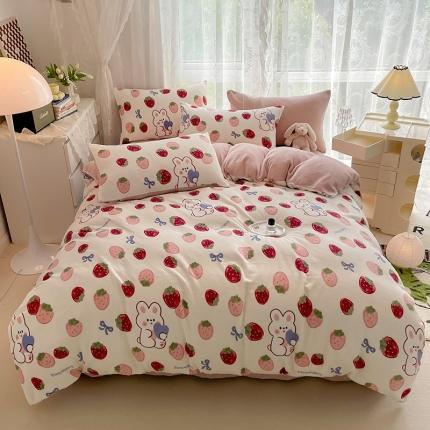 HL原创 2022新款牛奶绒印花基础款 草莓熊