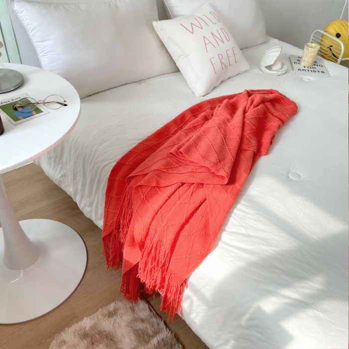 91家纺网 家纺一手货源 找家纺 朴尔家纺 2022新款菱形格条纹流苏手工针织毯 大红色