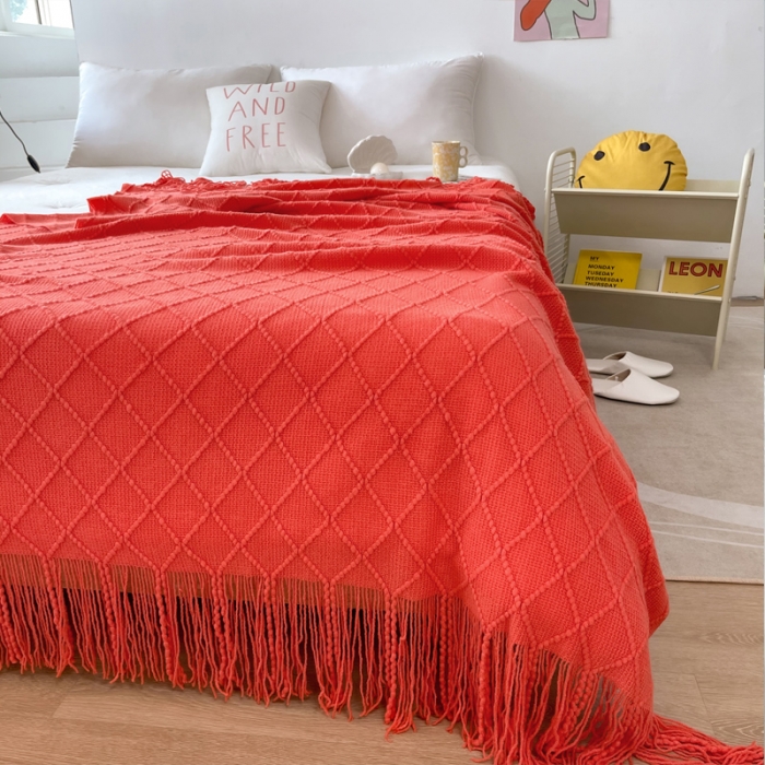 91家纺网 家纺一手货源 找家纺 朴尔家纺 2022新款菱形格条纹流苏手工针织毯 大红色