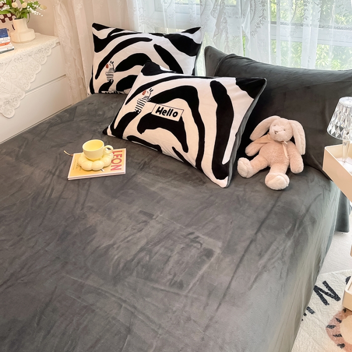 91家纺网 家纺一手货源 找家纺 HL原创 2022新款牛奶绒印花基础款 罗马生活