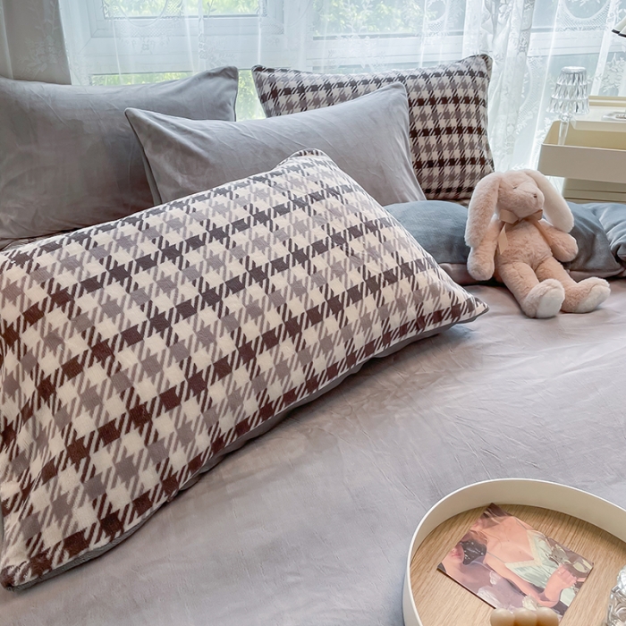 91家纺网 家纺一手货源 找家纺 HL原创 2022新款纯色混搭牛奶绒四件套 灰配格