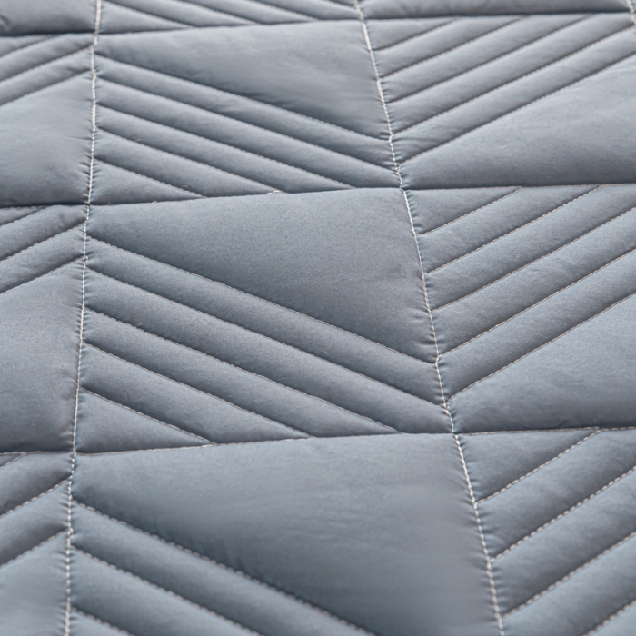 91家纺网 家纺一手货源 找家纺 乐视 2024新款A类纯色大豆纤维夹棉床笠 线条格-墨兰