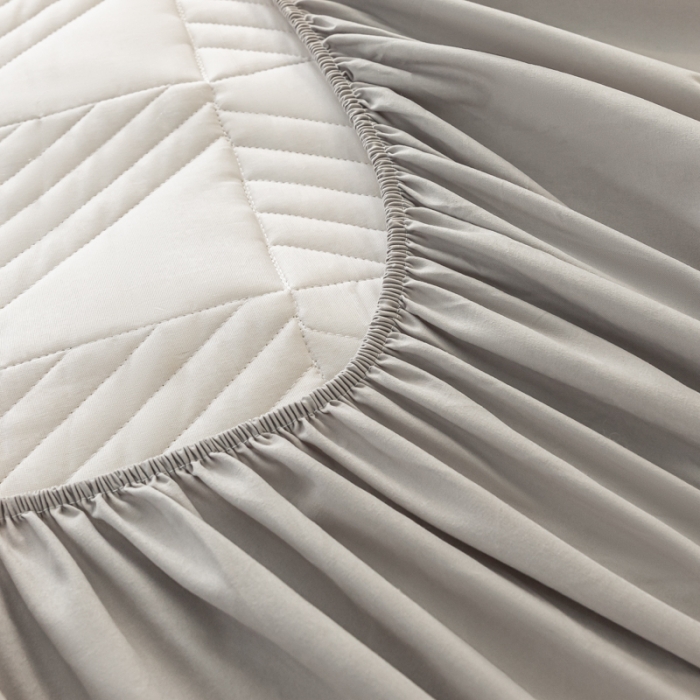 91家纺网 家纺一手货源 找家纺 乐视 2024新款A类纯色大豆纤维夹棉床笠 线条格-烟灰