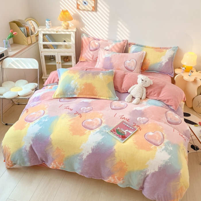 91家纺网 家纺一手货源 找家纺 木堇 2022秋冬款高克重甜美系列印花牛奶绒四件套 爱心泡泡