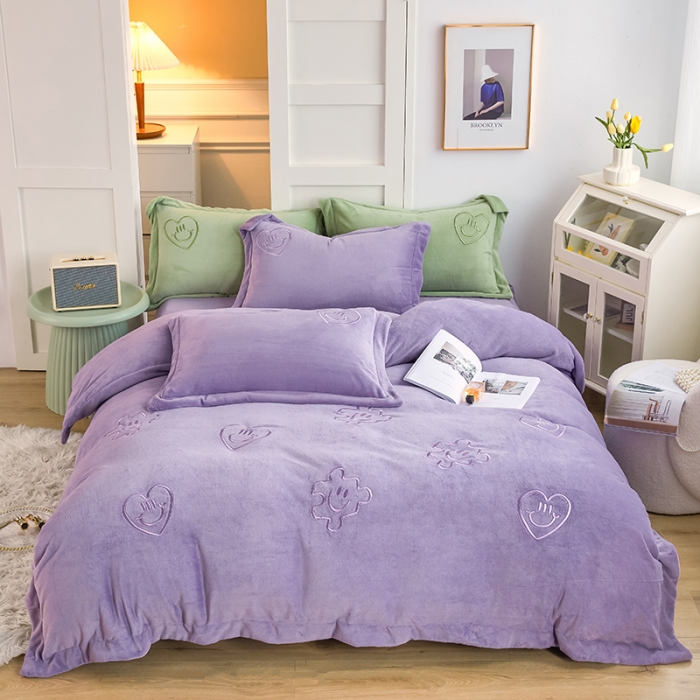 91家纺网 家纺一手货源 找家纺 凡客家居 2022新款牛奶绒立体绣花四件套 星际潮牌-仙紫