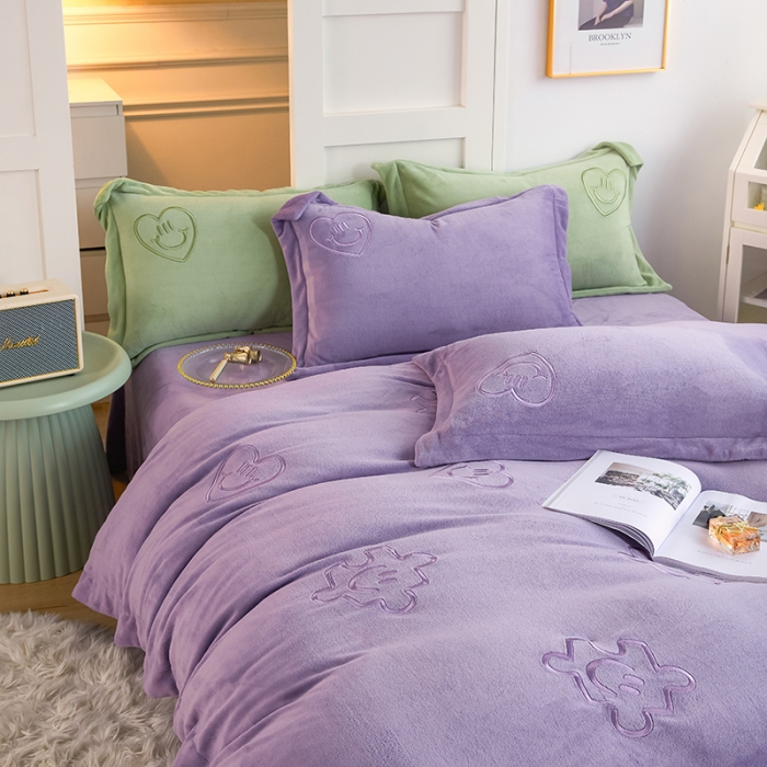 91家纺网 家纺一手货源 找家纺 凡客家居 2022新款牛奶绒立体绣花四件套 星际潮牌-仙紫