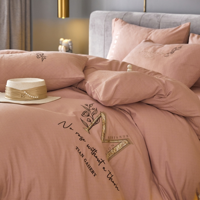 91家纺网 家纺一手货源 找家纺 凡客家居  2022新款阳绒磨毛刺绣诺伊系列四件套 诺伊-粉