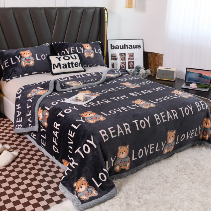 91家纺网 家纺一手货源 找家纺 雅萱  2024新款菠萝格牛奶绒包边毛毯 LOVE熊