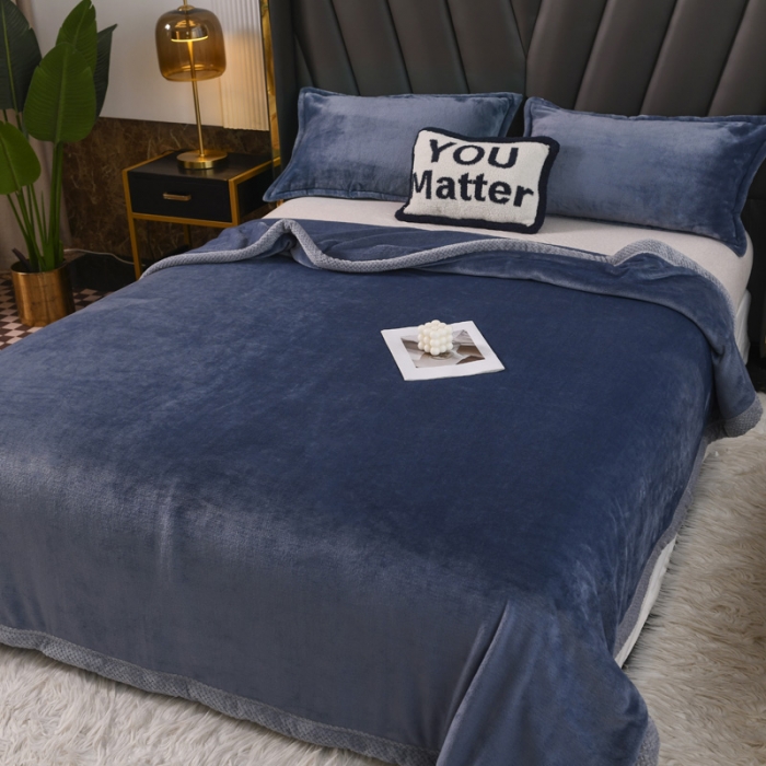 91家纺网 家纺一手货源 找家纺 雅萱  2024新款菠萝格牛奶绒包边毛毯 宾利蓝