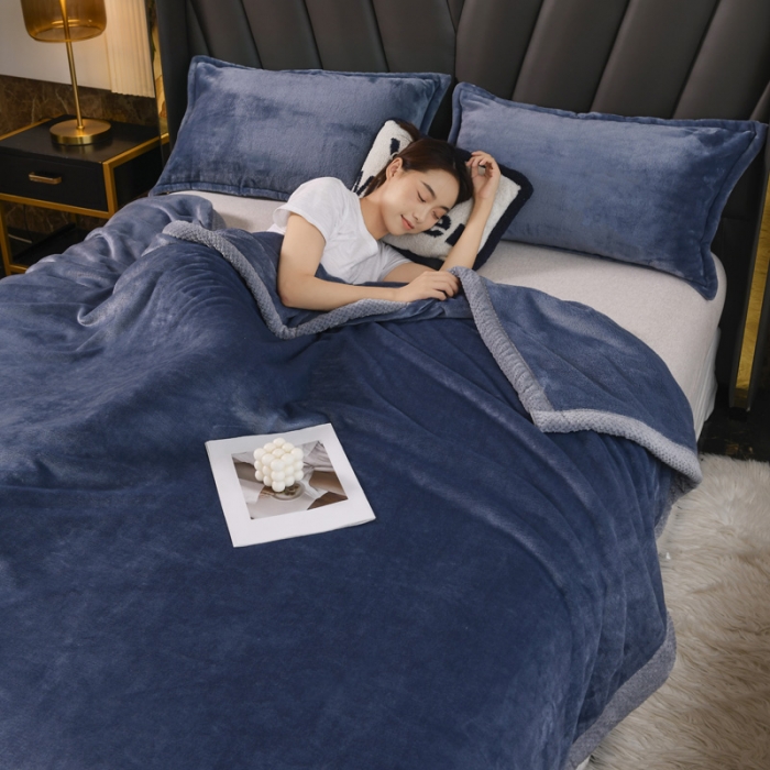 91家纺网 家纺一手货源 找家纺 雅萱  2024新款菠萝格牛奶绒包边毛毯 宾利蓝