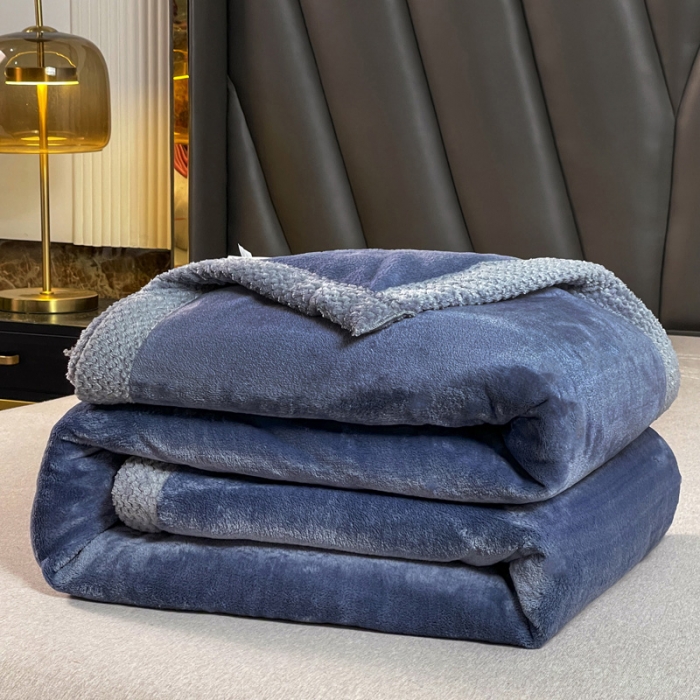 91家纺网 家纺一手货源 找家纺 雅萱  2024新款菠萝格牛奶绒包边毛毯 宾利蓝