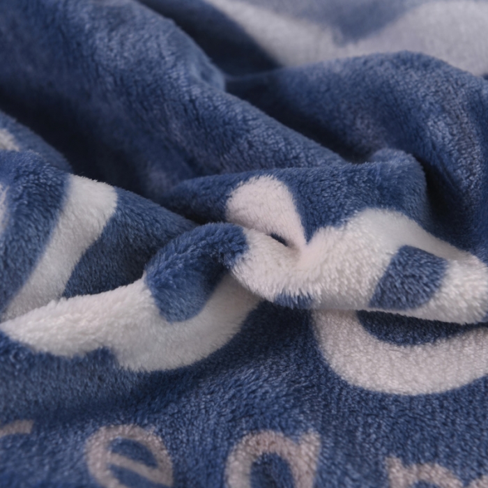 91家纺网 家纺一手货源 找家纺 雅萱  2024新款菠萝格牛奶绒包边毛毯 海豚和熊