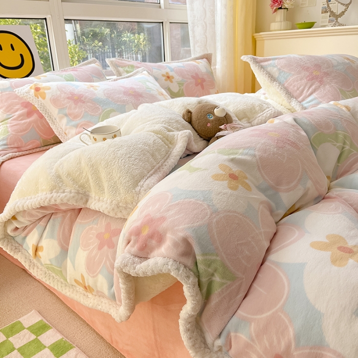 91家纺网 家纺一手货源 找家纺 琪格格 新品热款牛奶绒精拍A牛奶绒B兔兔绒大包边四件套