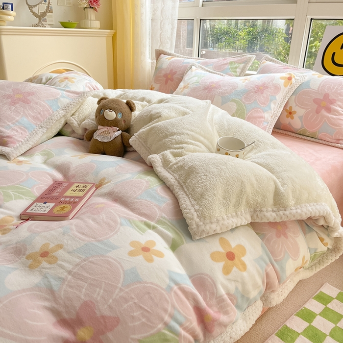 91家纺网 家纺一手货源 找家纺 琪格格 新品热款牛奶绒精拍A牛奶绒B兔兔绒大包边四件套