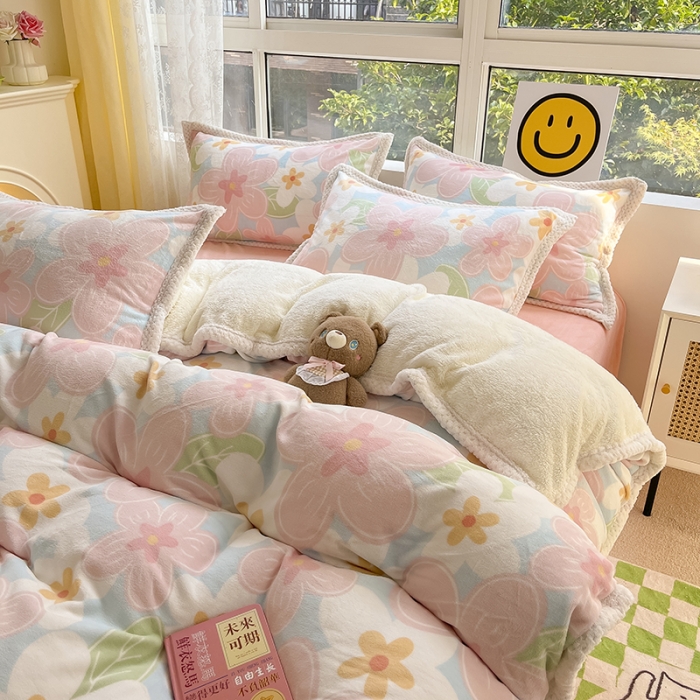 91家纺网 家纺一手货源 找家纺 琪格格 新品热款牛奶绒精拍A牛奶绒B兔兔绒大包边四件套