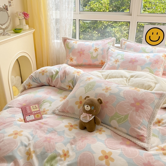 91家纺网 家纺一手货源 找家纺 琪格格 新品热款牛奶绒精拍A牛奶绒B兔兔绒大包边四件套