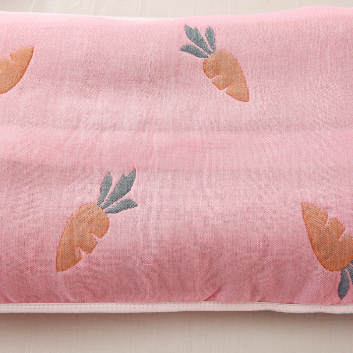 91家纺网 家纺一手货源 找家纺 朴尔 2022新款全棉卡通六层纱布儿童枕套 多彩胡萝卜粉