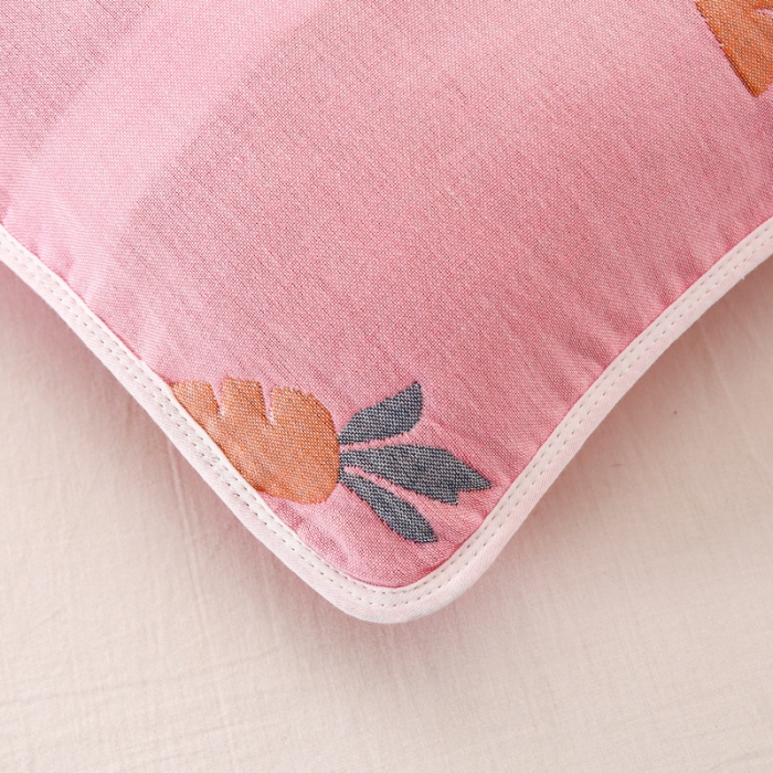 91家纺网 家纺一手货源 找家纺 朴尔 2022新款全棉卡通六层纱布儿童枕套 多彩胡萝卜粉