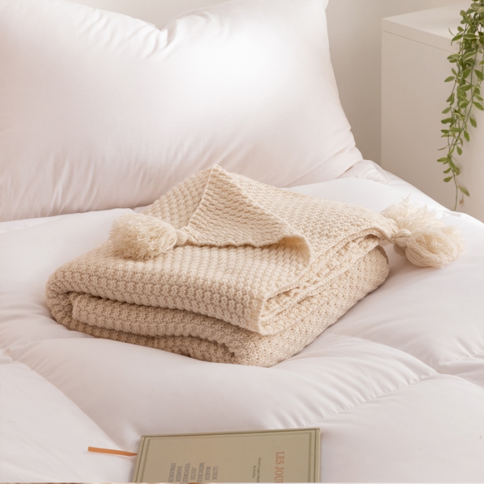 91家纺网 家纺一手货源 找家纺 朴尔 2022新款北欧纳维亚系列日光流苏针织毯 米白色