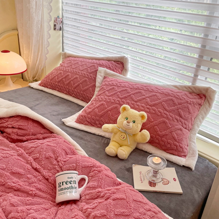 91家纺网 家纺一手货源 找家纺 琪格格 2022新款剪花绒vs兔兔绒四件套 剪花绒-玫红