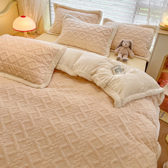 91家纺网 家纺一手货源 找家纺 琪格格 2022新款剪花绒vs兔兔绒四件套 剪花绒-米杏