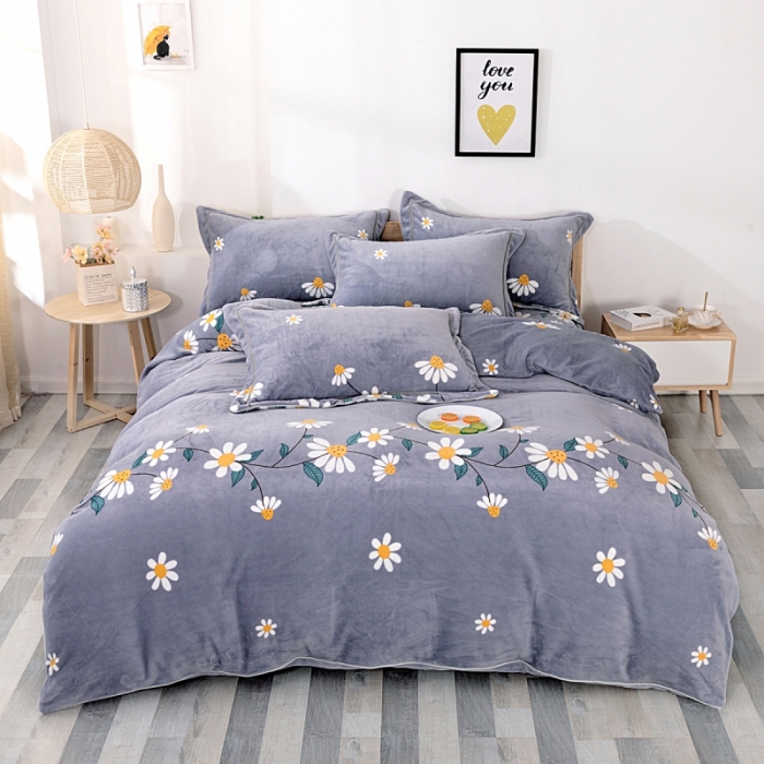 91家纺网 家纺一手货源 找家纺 尚品凤凰2025新款高克重印花牛奶绒四件套-工艺款 枝繁叶茂-灰