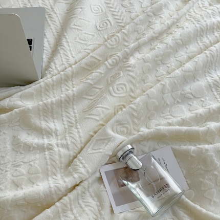 91家纺网 家纺一手货源 找家纺 大彩家居2022秋冬双层牛奶绒羊羔绒毛毯直播爆款毯子 花朵-白