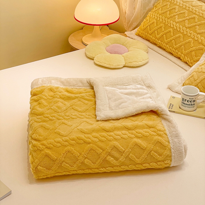 91家纺网 家纺一手货源 找家纺 （总）琪格格 2022年新款剪花绒vs兔兔绒毛毯