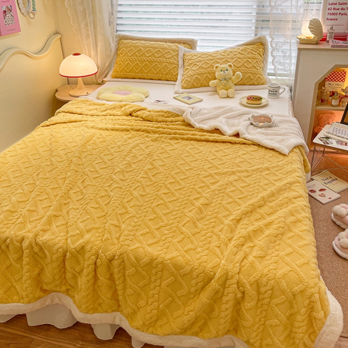 91家纺网 家纺一手货源 找家纺 （总）琪格格 2022年新款剪花绒vs兔兔绒毛毯