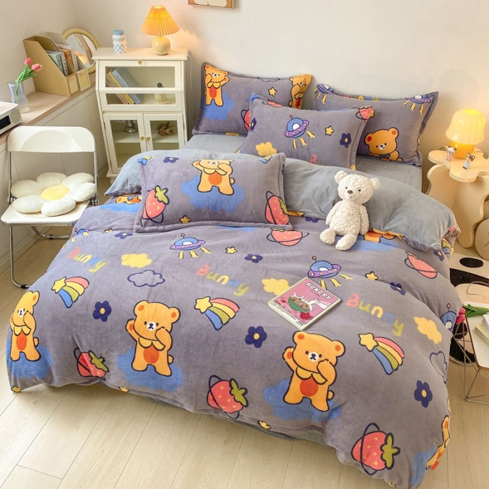 91家纺网 家纺一手货源 找家纺 木堇 2022秋冬新款高克重甜美系列印花牛奶绒四件套 邦尼熊