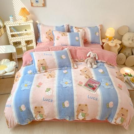 木堇 2022秋冬新款高克重甜美系列印花牛奶绒四件套草莓小熊