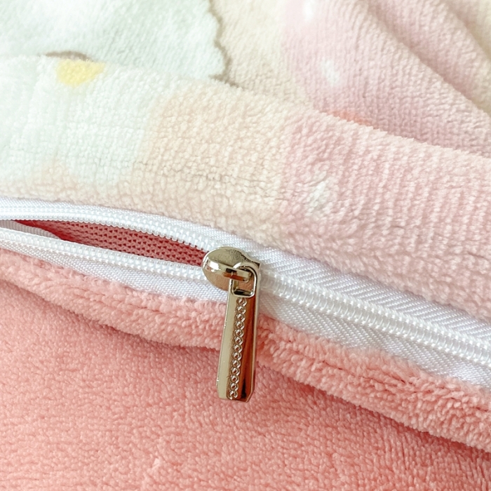 91家纺网 家纺一手货源 找家纺 木堇 2022秋冬款高克重甜美系列印花牛奶绒四件套 粉熊宝宝