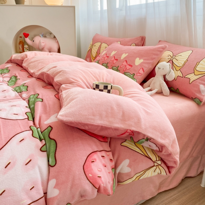 91家纺网 家纺一手货源 找家纺 西引力 2022新款加厚印花牛奶绒单被套及枕套法莱绒直播 甜蜜蜜