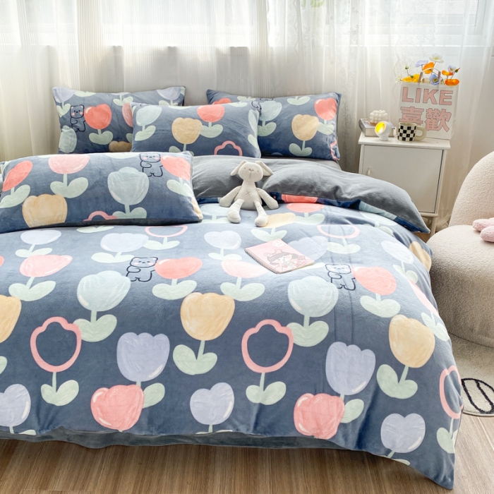 91家纺网 家纺一手货源 找家纺 西引力 2022新款加厚印花牛奶绒单被套及枕套法莱绒 熊出没