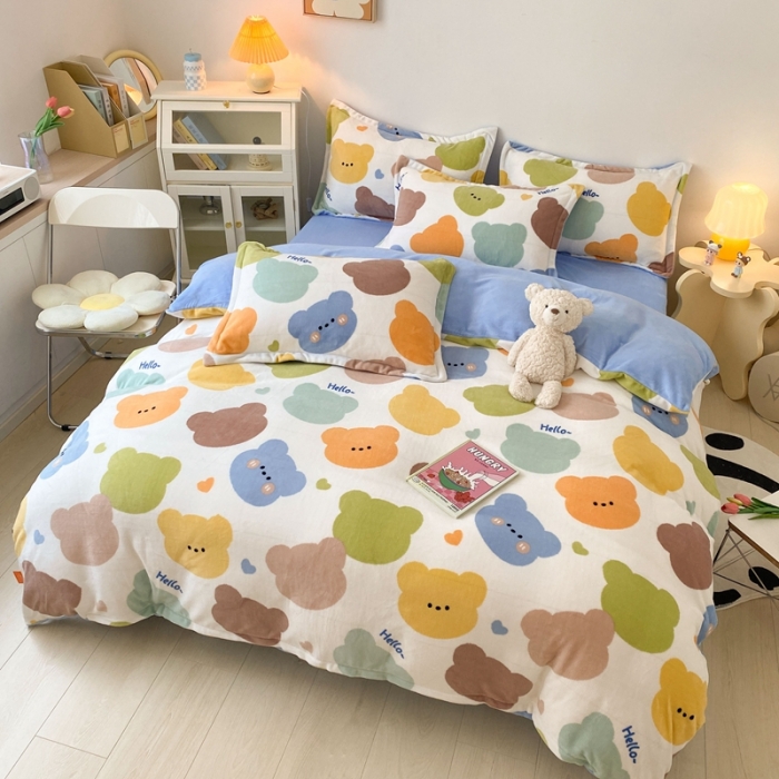 91家纺网 家纺一手货源 找家纺 木堇 2022秋冬新款高克重甜美系列印花牛奶绒四件套 嗨嗨熊