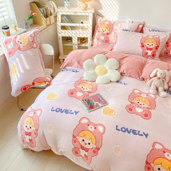 91家纺网 家纺一手货源 找家纺 木堇 2022秋冬新款高克重甜美系列印花牛奶绒四件套可爱女孩