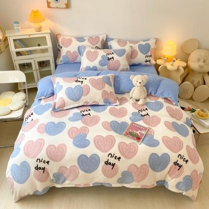 91家纺网 家纺一手货源 找家纺 木堇 2022秋冬新款高克重甜美系列印花牛奶绒四件套心心相应