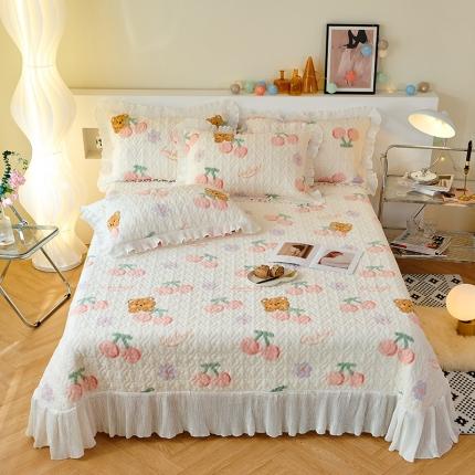 91家纺网 家纺一手货源 找家纺 2023新款高克重牛奶绒夹棉床盖三件套 小熊樱桃