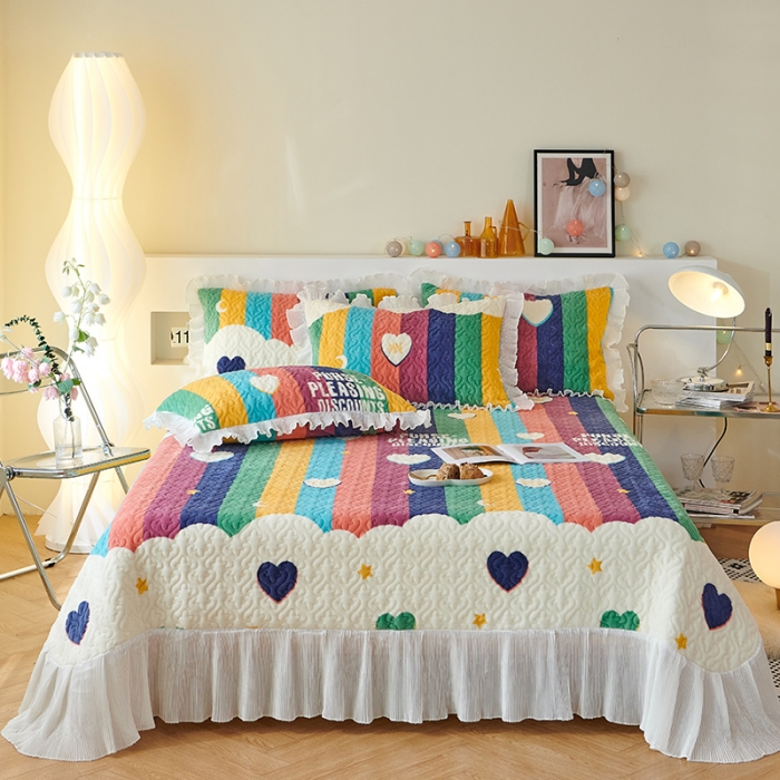 91家纺网 家纺一手货源 找家纺 2023新款高克重牛奶绒夹棉床盖三件套 彩虹爱心