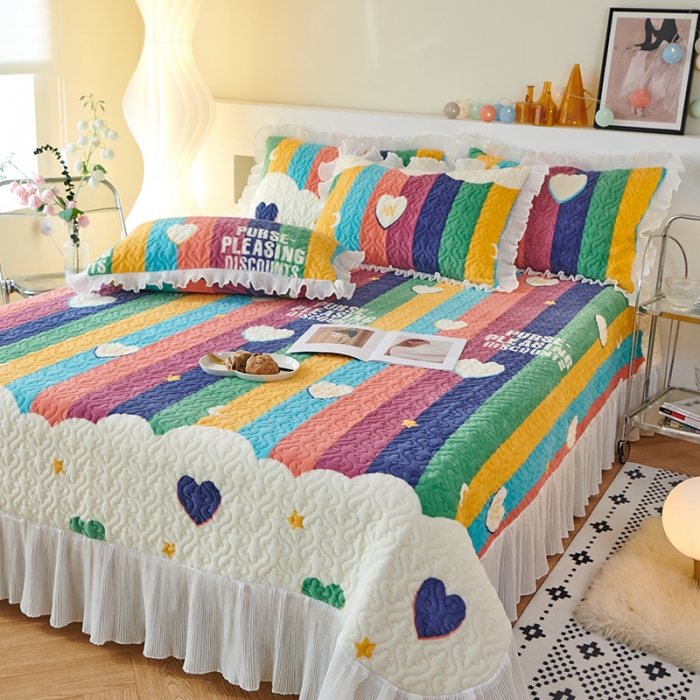 91家纺网 家纺一手货源 找家纺 2023新款高克重牛奶绒夹棉床盖三件套 彩虹爱心