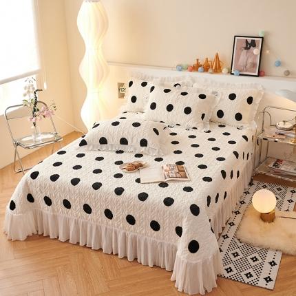 2023新款高克重牛奶绒夹棉床盖三件套 经典波点