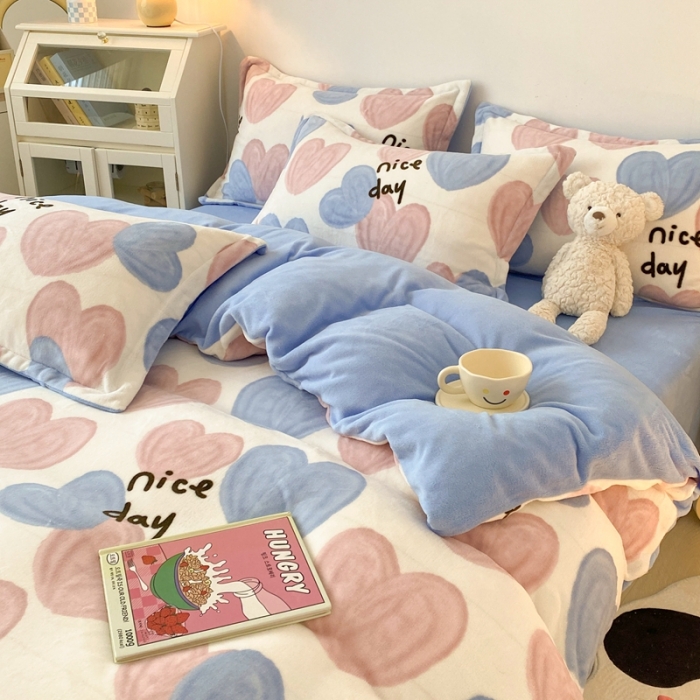 91家纺网 家纺一手货源 找家纺 木堇 2022秋冬新款高克重甜美系列印花牛奶绒四件套心心相应