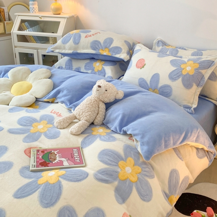 91家纺网 家纺一手货源 找家纺 木堇 2022秋冬新款高克重甜美系列印花牛奶绒四件套幸运兰花