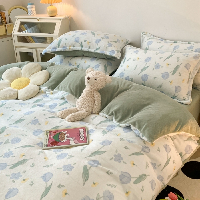 91家纺网 家纺一手货源 找家纺 木堇 2022秋冬新款高克重甜美系列印花牛奶绒四件套郁金香兰