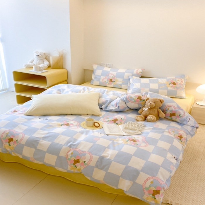 91家纺网 家纺一手货源 找家纺 昔可 2022新款全棉四件套影棚图2 蓝格爱心小熊