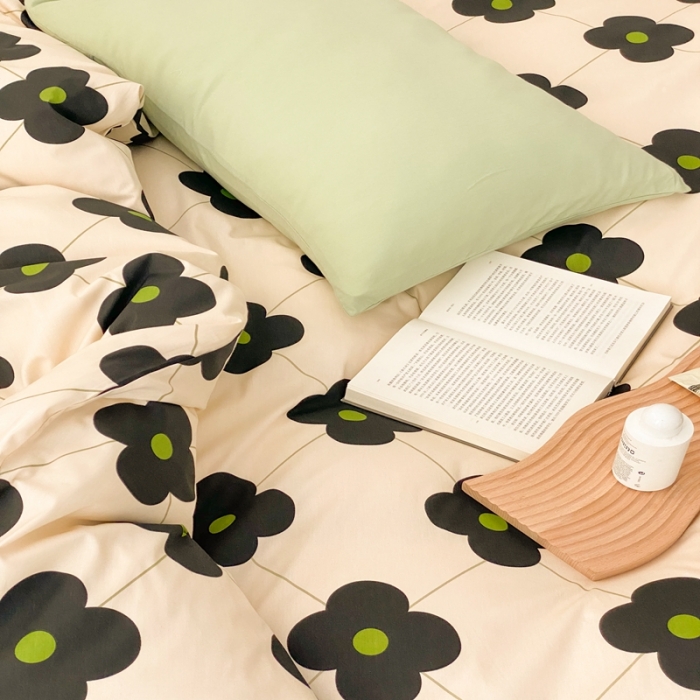 91家纺网 家纺一手货源 找家纺 昔可 2022新款全棉四件套影棚图1 幸运四叶花黑