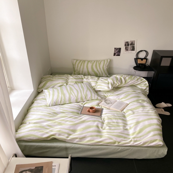 91家纺网 家纺一手货源 找家纺 昔可 2022新款全棉四件套影棚图1 奶油绿豹纹