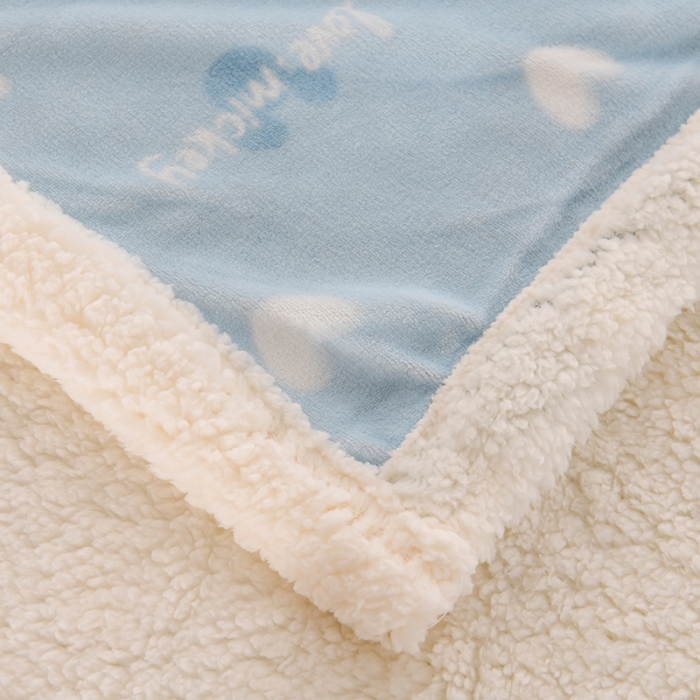 91家纺网 家纺一手货源 找家纺 蓝邻家纺 2023新款A版牛奶绒+b版羊羔绒毛毯 蓝色爱心