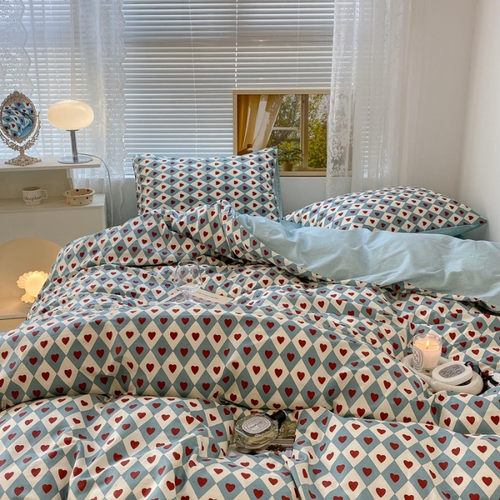 91家纺网 家纺一手货源 找家纺 昔可 2022新款爱丽丝梦游仙境系列四件套 爱丽丝菱格